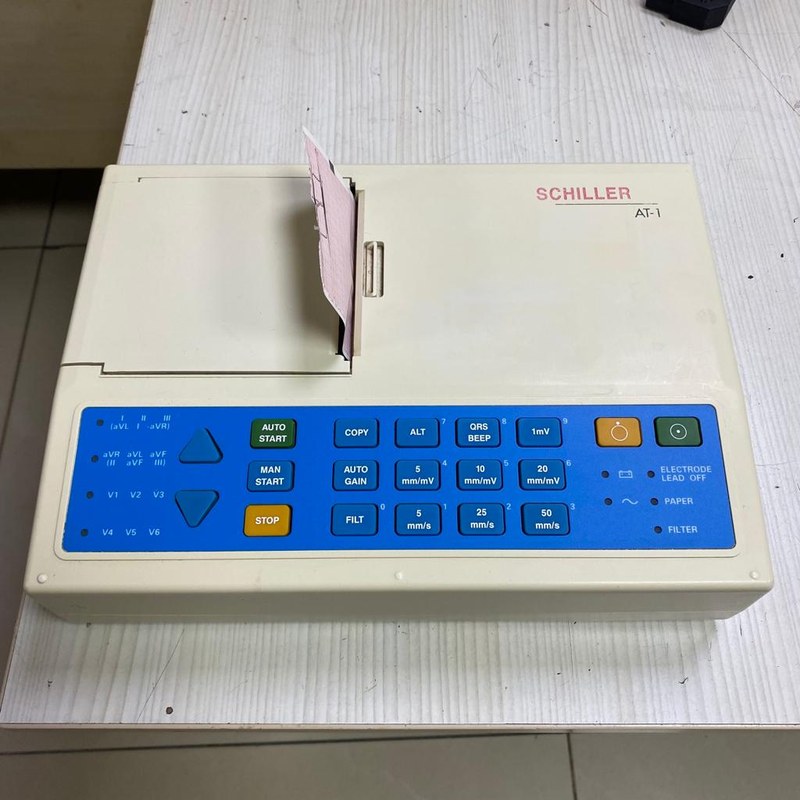 Schiller AT-1 12 Derivasyonlu EKG Cihazı 1