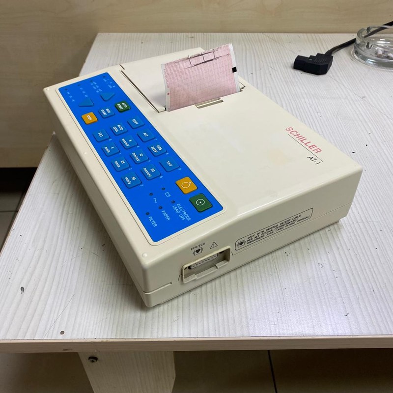 Schiller AT-1 12 Derivasyonlu EKG Cihazı 2